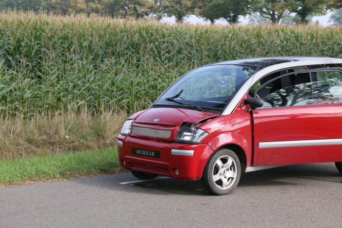 Fietser gewond na aanrijding met 45 km auto