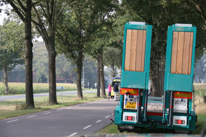 Fietser gewond na aanrijding met 45 km auto