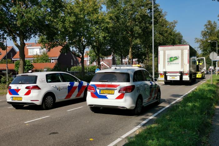 Fietser aangereden door vrachtwagen