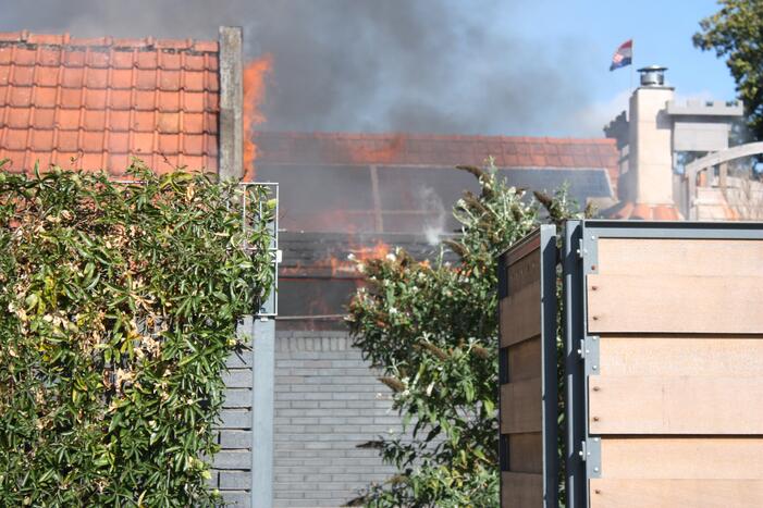Uitslaande schuurbrand in Soesterkwartier