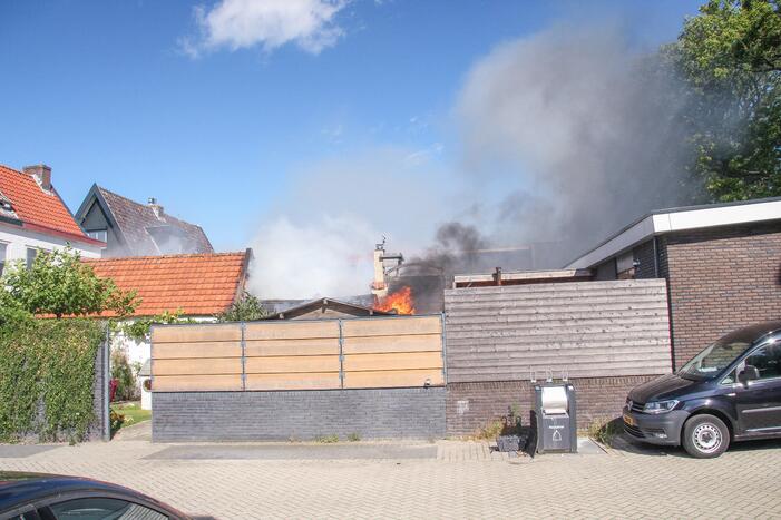 Uitslaande schuurbrand in Soesterkwartier