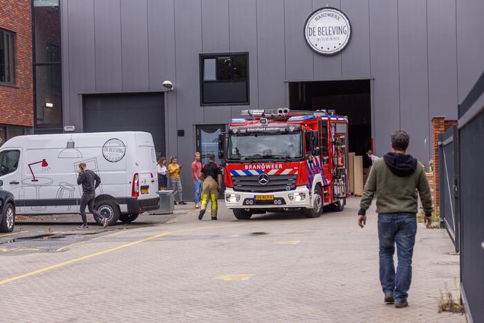 Brand in bedrijfshal industrieterrein De Hoef snel onder controle