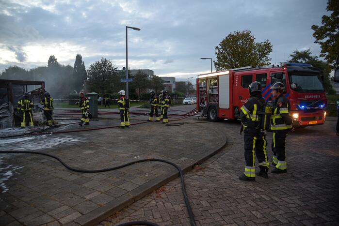 Schuur compleet verwoest door flinke brand