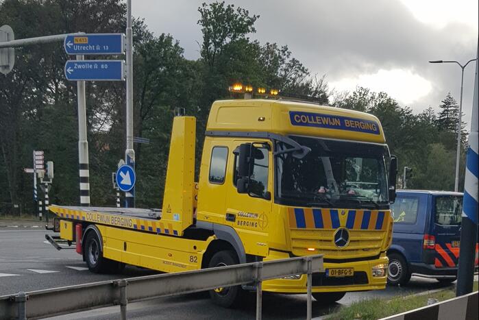 Fietsster zwaargewond bij aanrijding op kruising