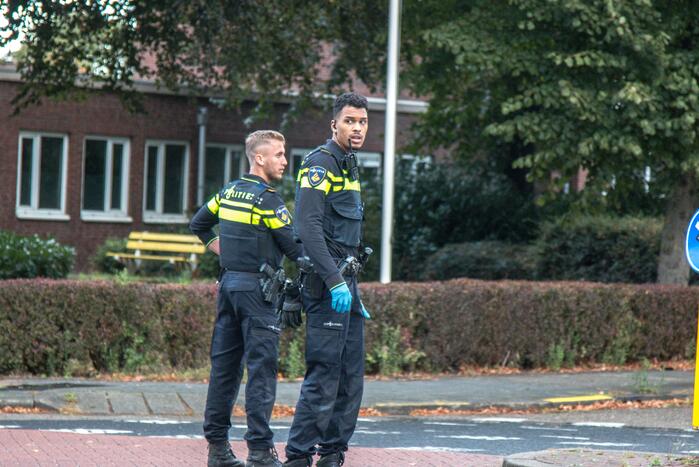 Maaltijdbezorger gaat hard onderuit en raakt gewond