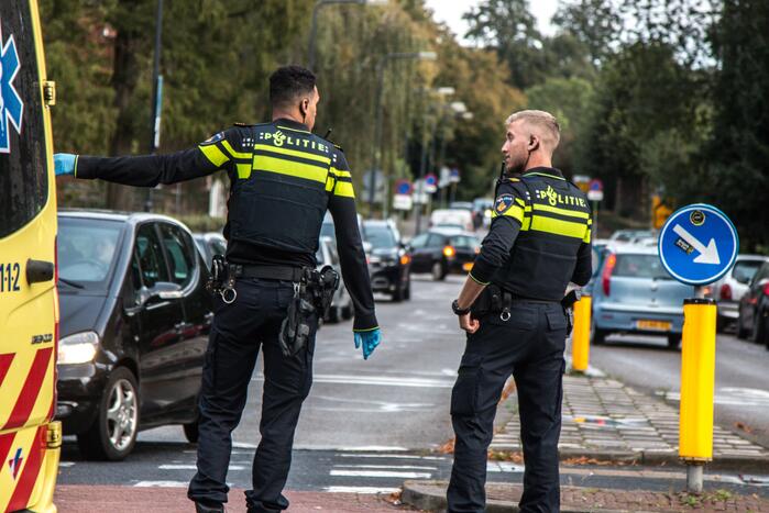 Maaltijdbezorger gaat hard onderuit en raakt gewond