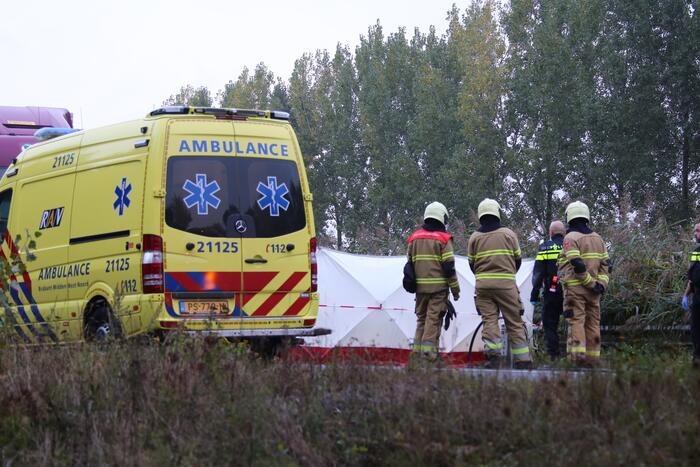 Dodelijk ongeval tussen vrachtwagen en motor