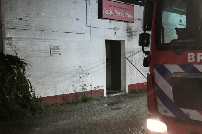 Brand in leegstaande loods