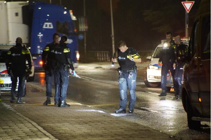 Eén gewonde bij schietpartij, politie doet onderzoek