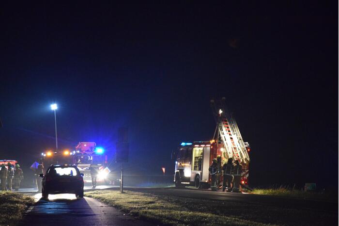 Grote uitslaande brand in loods