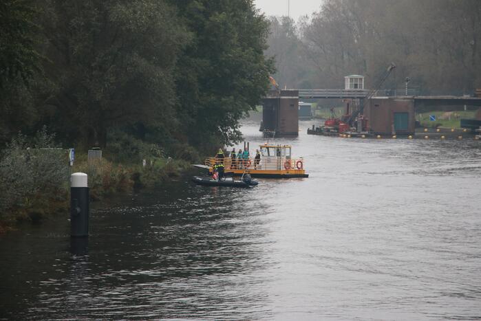 Man door hulpdiensten uit kanaal gehaald