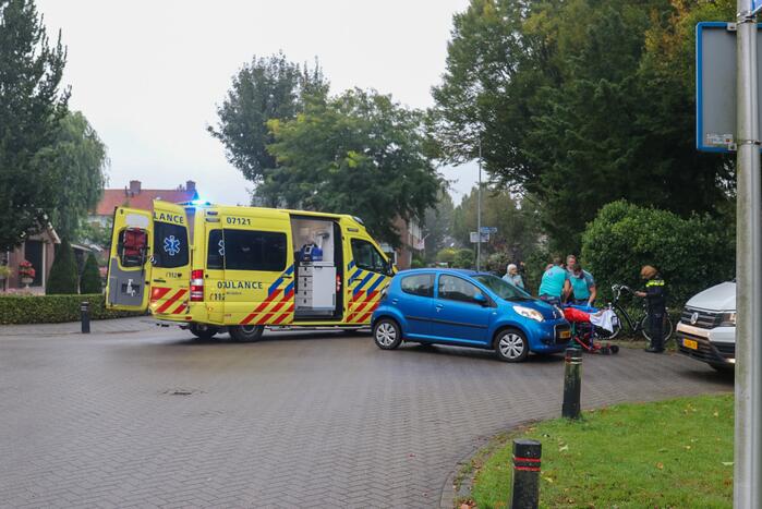 Fietsster aangereden door auto