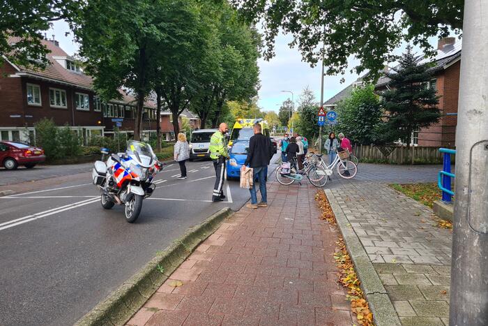 Twee fietsers botsen op elkaar