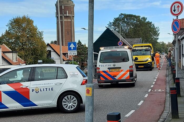 Auto crasht op schuur