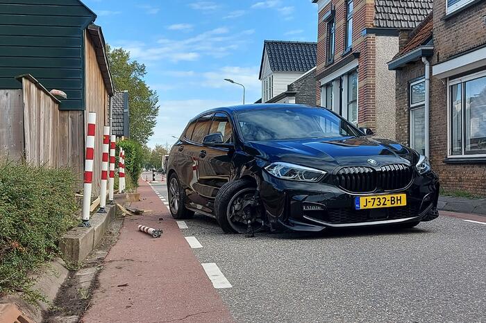 Auto crasht op schuur