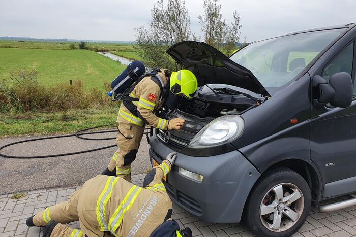 Brand in motorcompartiment bestelbus