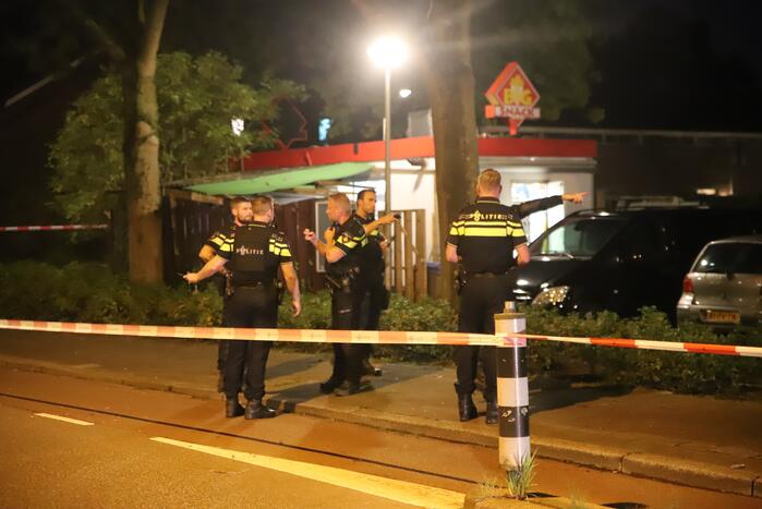 Politie zoekt met man en macht naar overvallers van snackbar