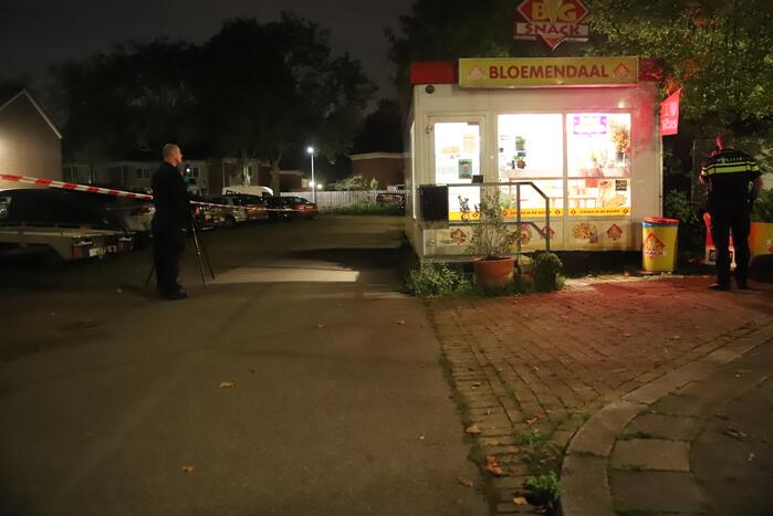 Politie zoekt met man en macht naar overvallers van snackbar