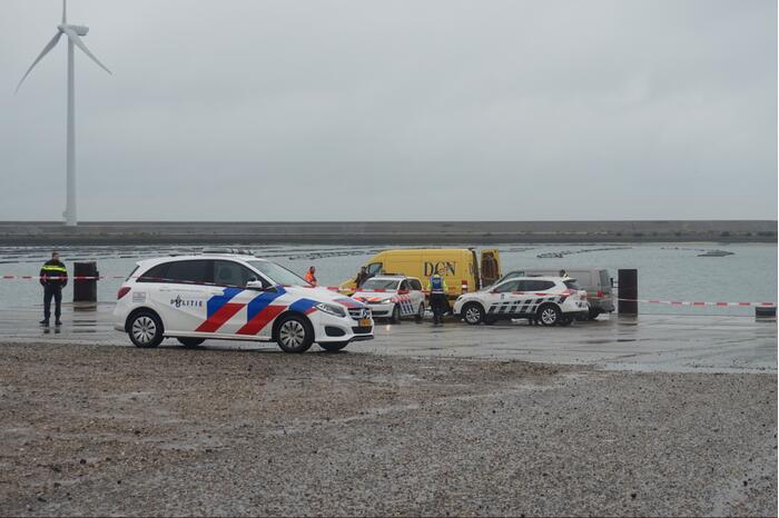 Duikers vinden auto met mogelijk inzittende