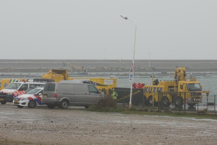 Duikers vinden auto met mogelijk inzittende
