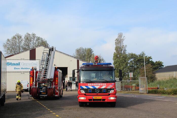 Brand in loods van Staalhandel snel onder controle