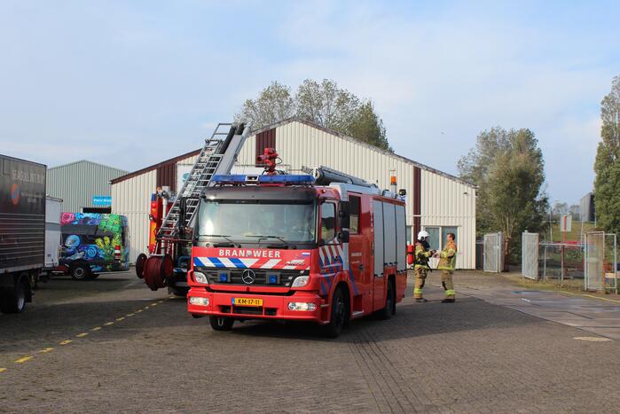Brand in loods van Staalhandel snel onder controle