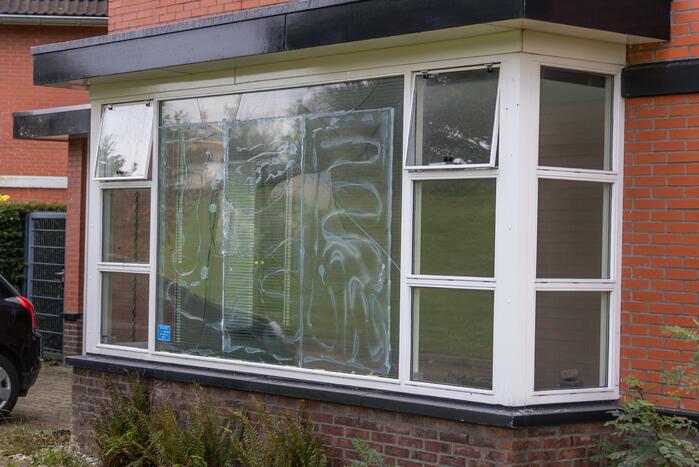 Voorruit aan diggelen na schietpartij Nieuwland