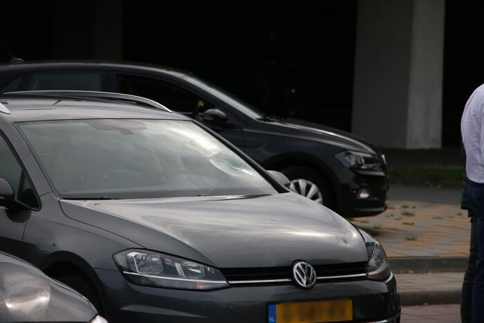 E-bikester gewond na aanrijding met auto