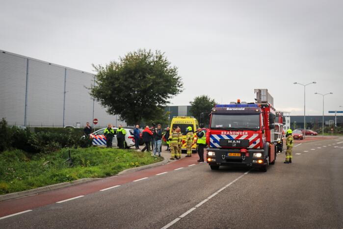 Auto belandt in sloot