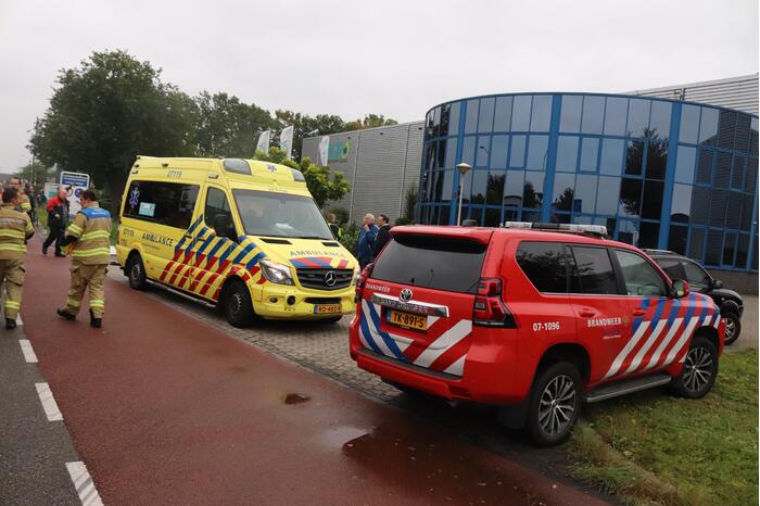 Auto belandt in sloot