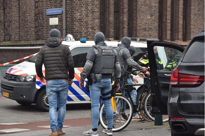 Arrestatieteam valt binnen bij verward persoon
