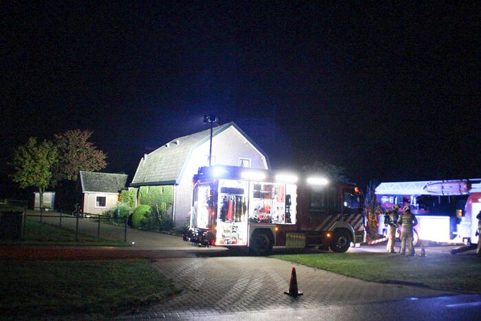 Brandweer controleert schoorsteen vanwege mogelijke brand