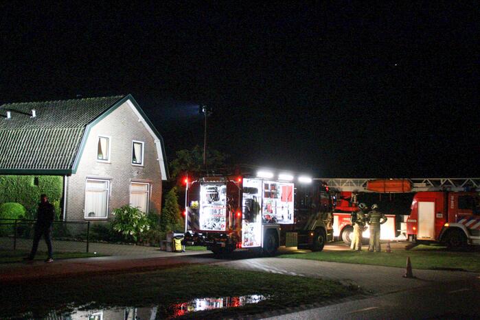 Brandweer controleert schoorsteen vanwege mogelijke brand