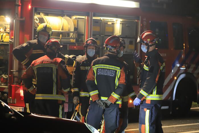 Persoon overleden bij zwaar ongeval tussen meerdere voertuigen