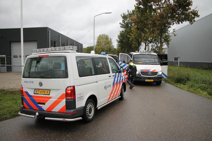 Politie maakt eind aan illegaal feest met 100 feestgangers