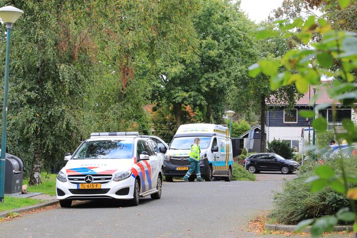 Politie ramt deur in en vindt overleden persoon