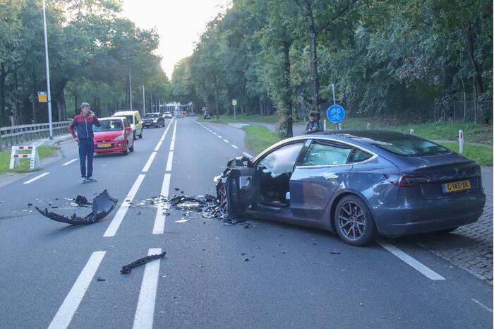 Tesla betrokken bij frontale aanrijding