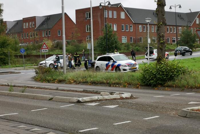 Scooterrijder gewond bij botsing met afslaande auto