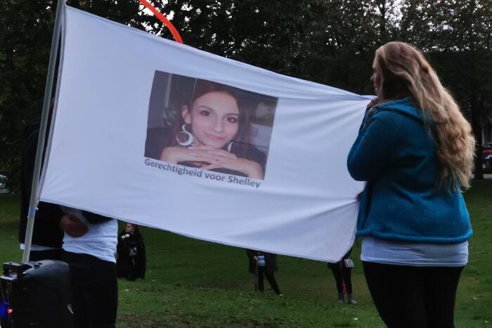 Herdenking voor om het leven gekomen 22-jarige Shelley Bosch