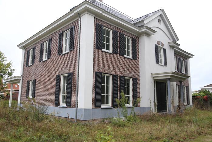 Witwasonderzoek en doorzoeking woning na aanhoudingen