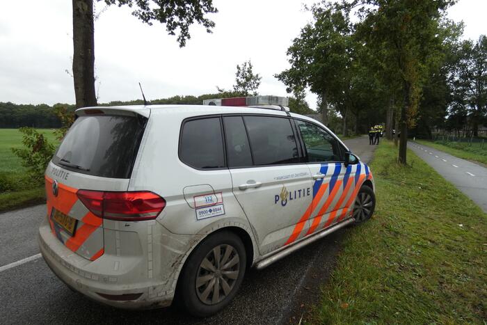 Auto raakt van de weg in Hooghalen
