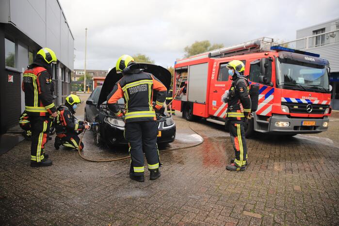 Brand in motorcompartiment Saab bij garagebedrijf