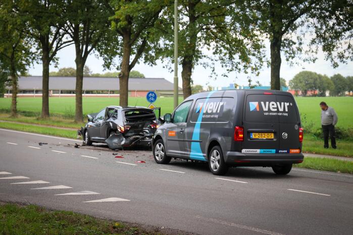 Enorme schade bij kop-staartbotsing