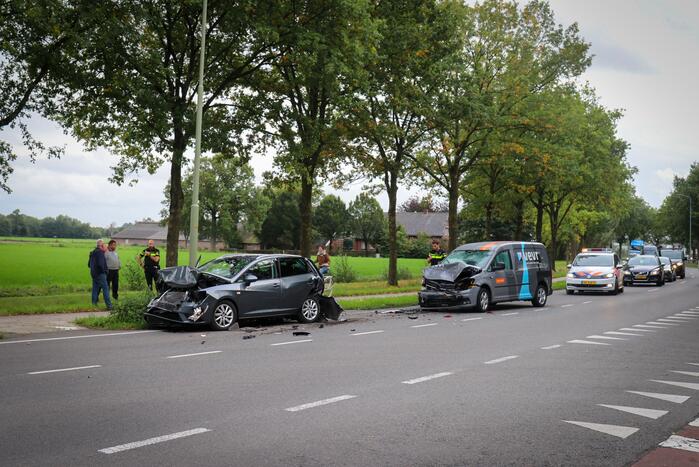 Enorme schade bij kop-staartbotsing