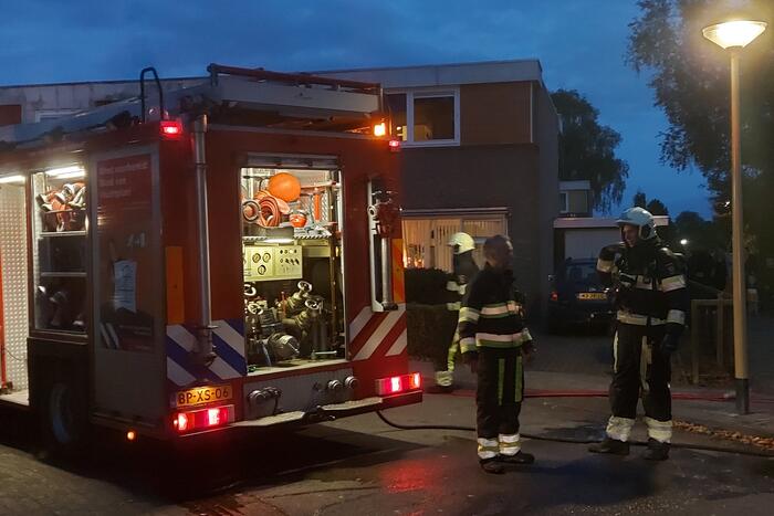 Brand in bestelbus snel geblust