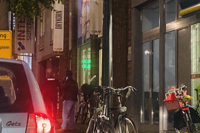 Lastige man tegengehouden bij koffieshop