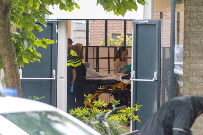 Man wordt niet goed tijdens vaccinatie griepprik in Protestantse kerk De Bron