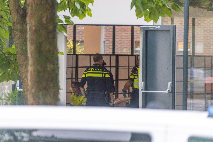 Man wordt niet goed tijdens vaccinatie griepprik in Protestantse kerk De Bron