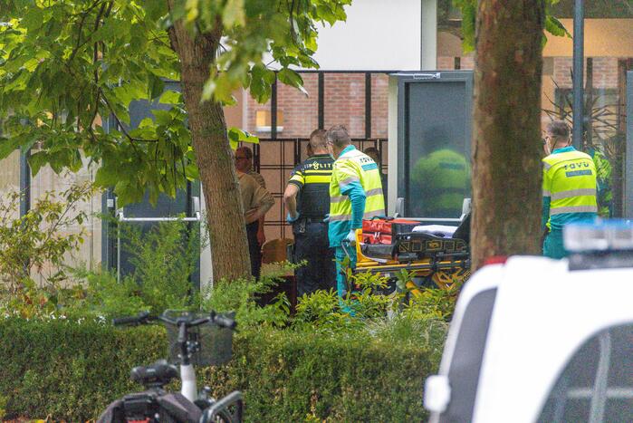 Man wordt niet goed tijdens vaccinatie griepprik in Protestantse kerk De Bron