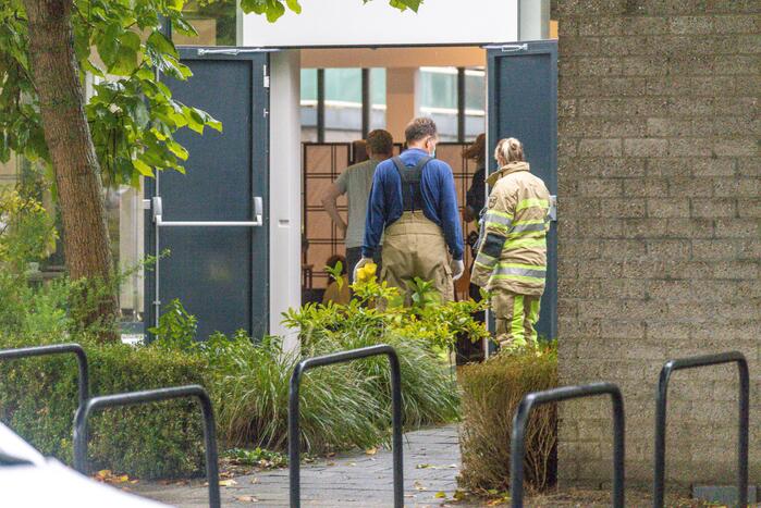 Man wordt niet goed tijdens vaccinatie griepprik in Protestantse kerk De Bron